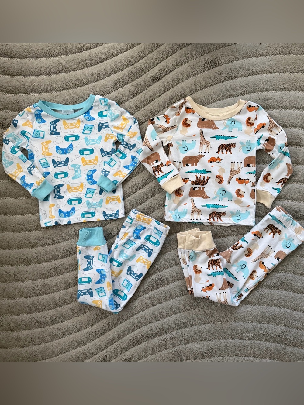 Mon Petit 2-Pack Pajama Sets - Size 4T